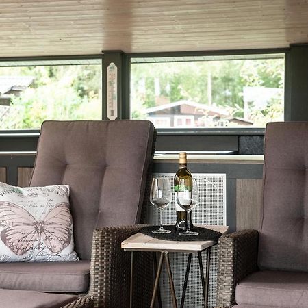 Prachtige Chalet Wabi Sabi Aan Het Water! Geel Ngoại thất bức ảnh