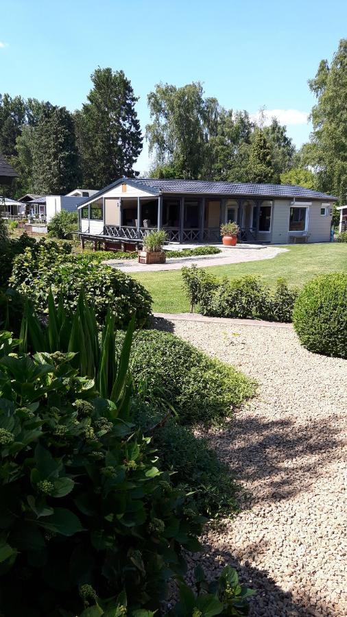 Prachtige Chalet Wabi Sabi Aan Het Water! Geel Ngoại thất bức ảnh