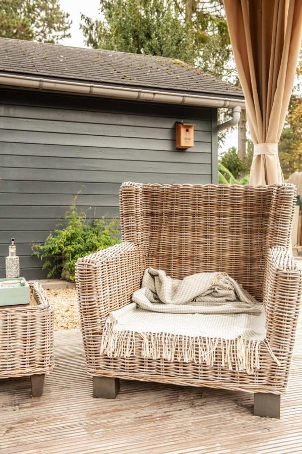 Prachtige Chalet Wabi Sabi Aan Het Water! Geel Ngoại thất bức ảnh