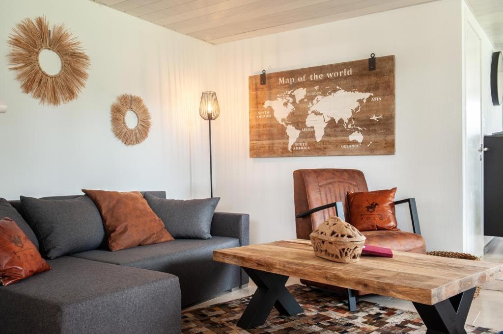 Prachtige Chalet Wabi Sabi Aan Het Water! Geel Ngoại thất bức ảnh